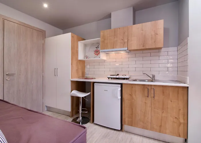 Homelia לימנריה